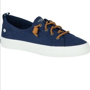 Sperry Crest Vibe Canvas Sneaker NWT in Navy